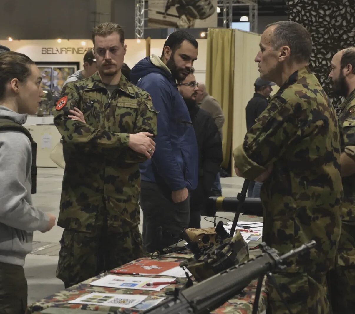 Stand ASSO Suisse à la Bourse aux armes de Lausanne 2025